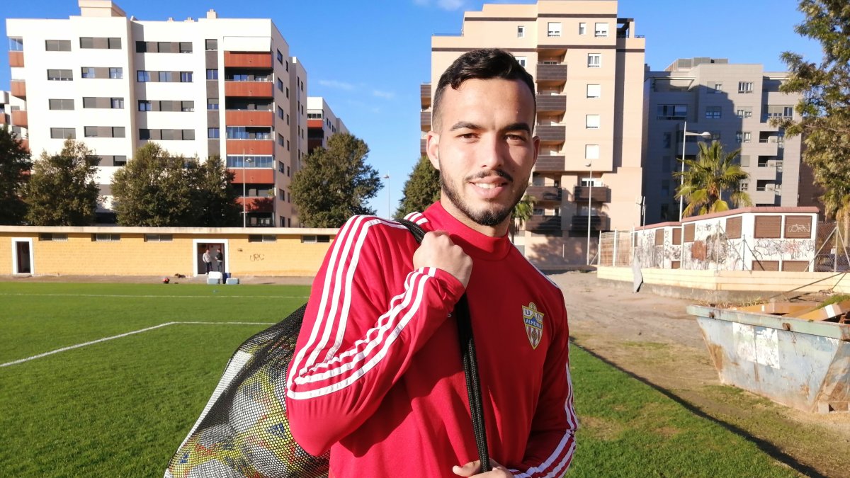 Callejón en el campo de la Vega de Acá.