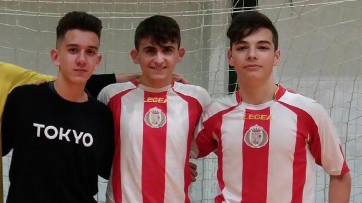 Tres canteranos de oro.