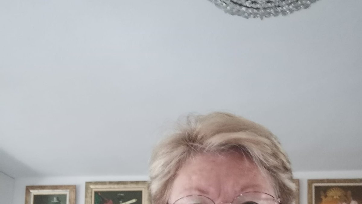 Mari Nieves Artero, una de las voces referente de la radio en Almería.