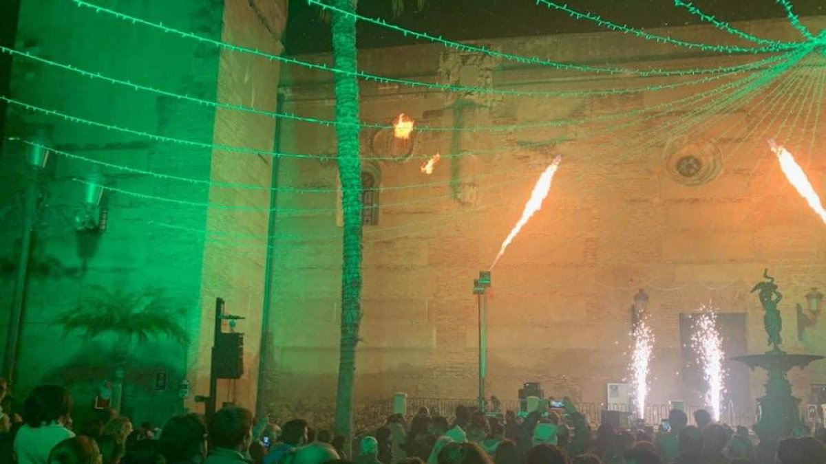 El espectáculo piromusical fue un éxito rotundo.