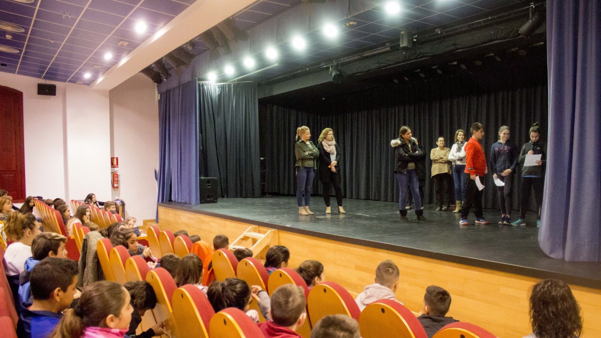 Los niños de los tres centros educativos del municipio eligieron una delegación que presentó las propuestas al Ayuntamiento.