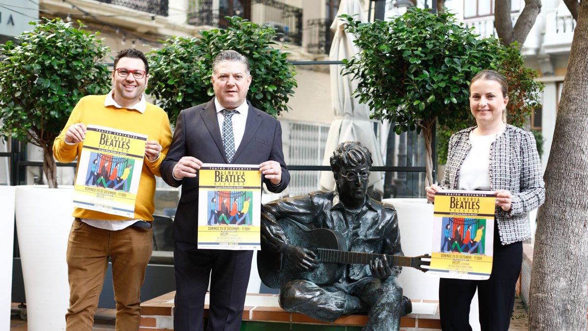 Presentación del evento musical esta mañana junto a la estatua de John Lennon.