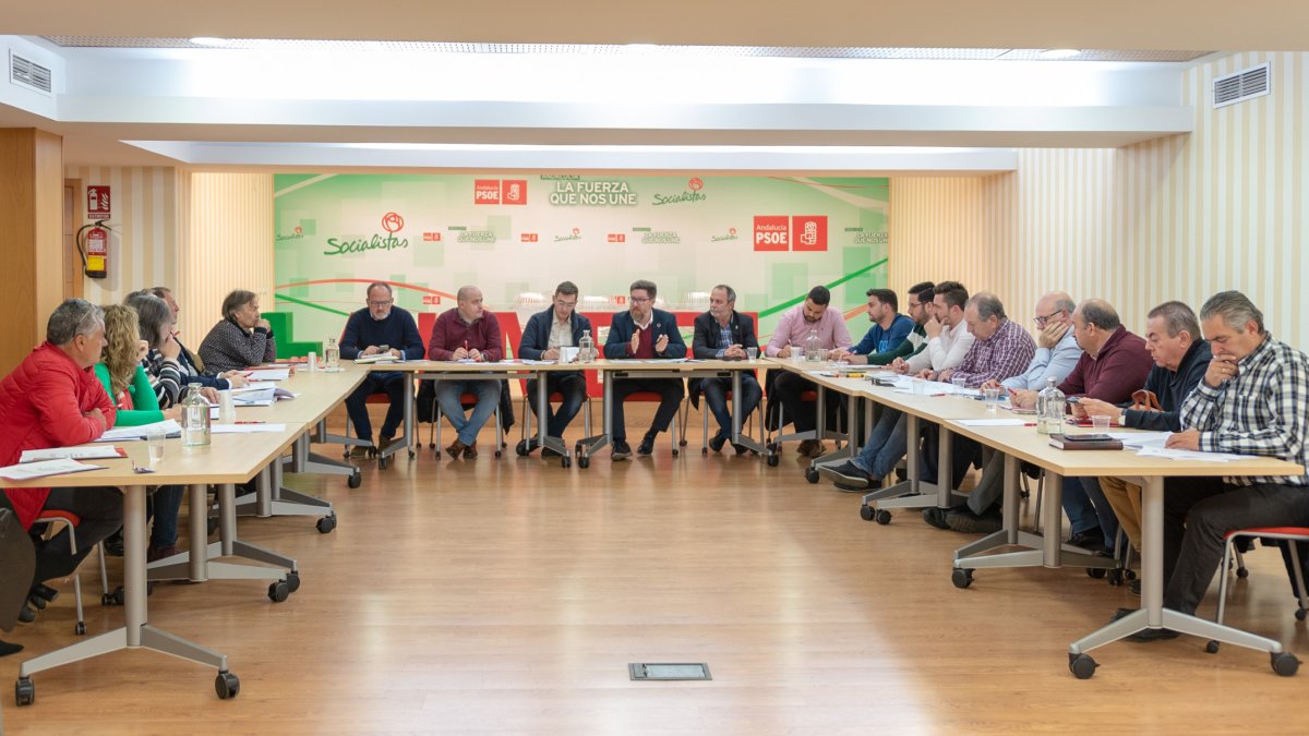 Reunión ayer en la sede del PSOE de Almería.