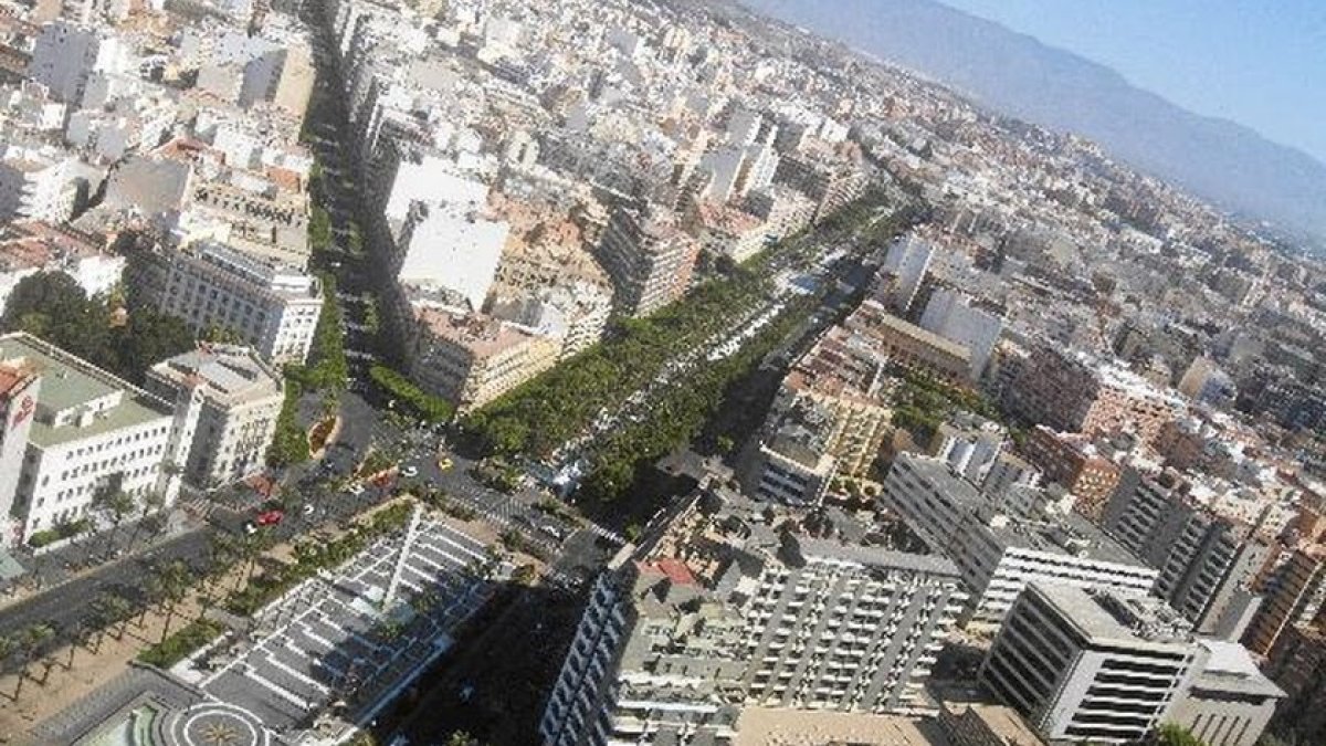 La provincia de Almería y la capital ganan habitantes.