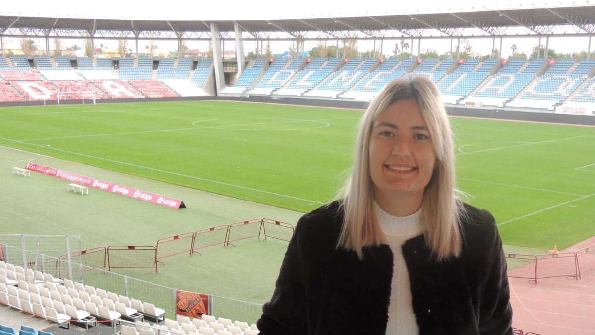 Lorena García en la Tribuna del Estadio de los Juegos Mediterráneos.