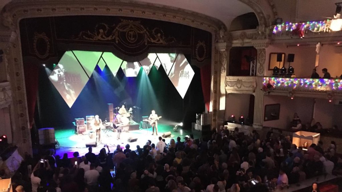 The Beatles cobró vida de nuevo en el Teatro Cervantes.