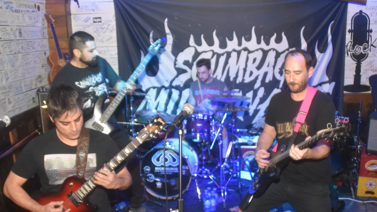 Concierto de Scumbag Millionaire en el pub Dragonfly