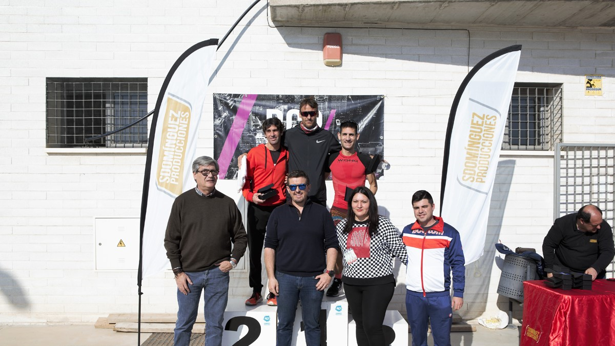 El podio masculino con Verdegay en todo lo alto.