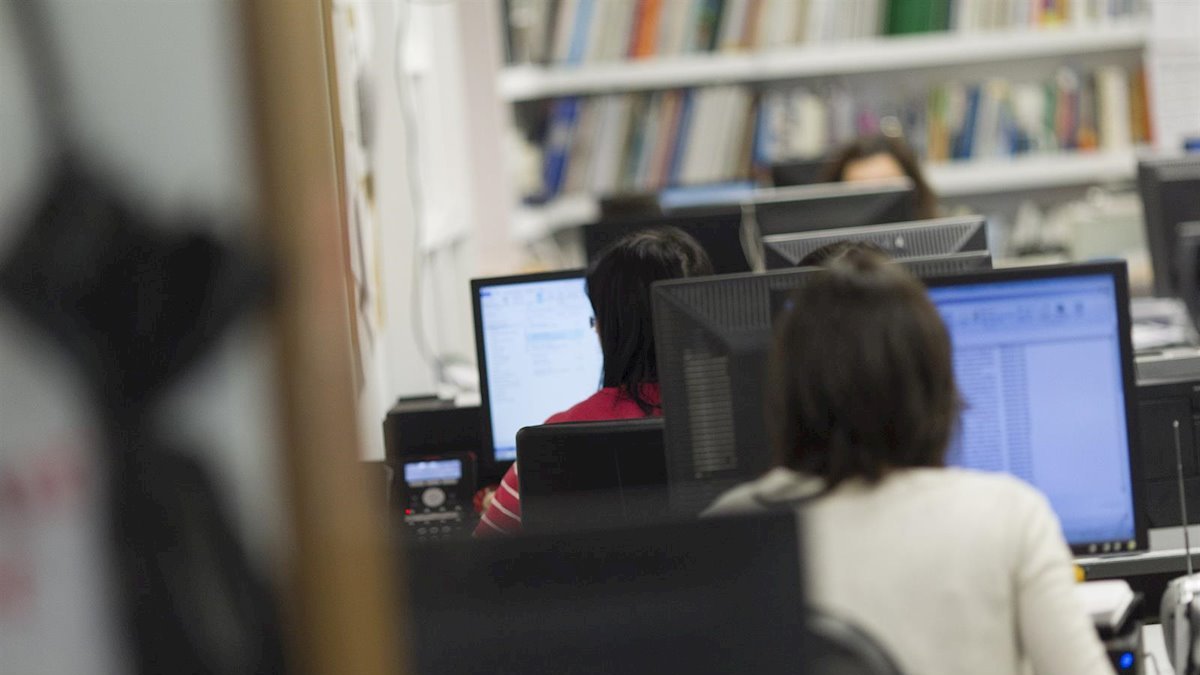 Los trabajadores almerienses cobran menos de 17.000 euros de media.