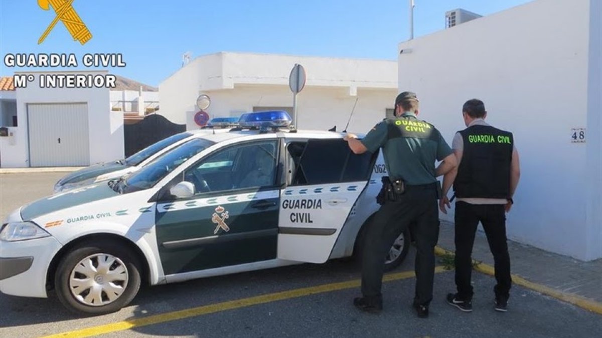 La Guardia Civil ha detenido a un varón de 31 años.