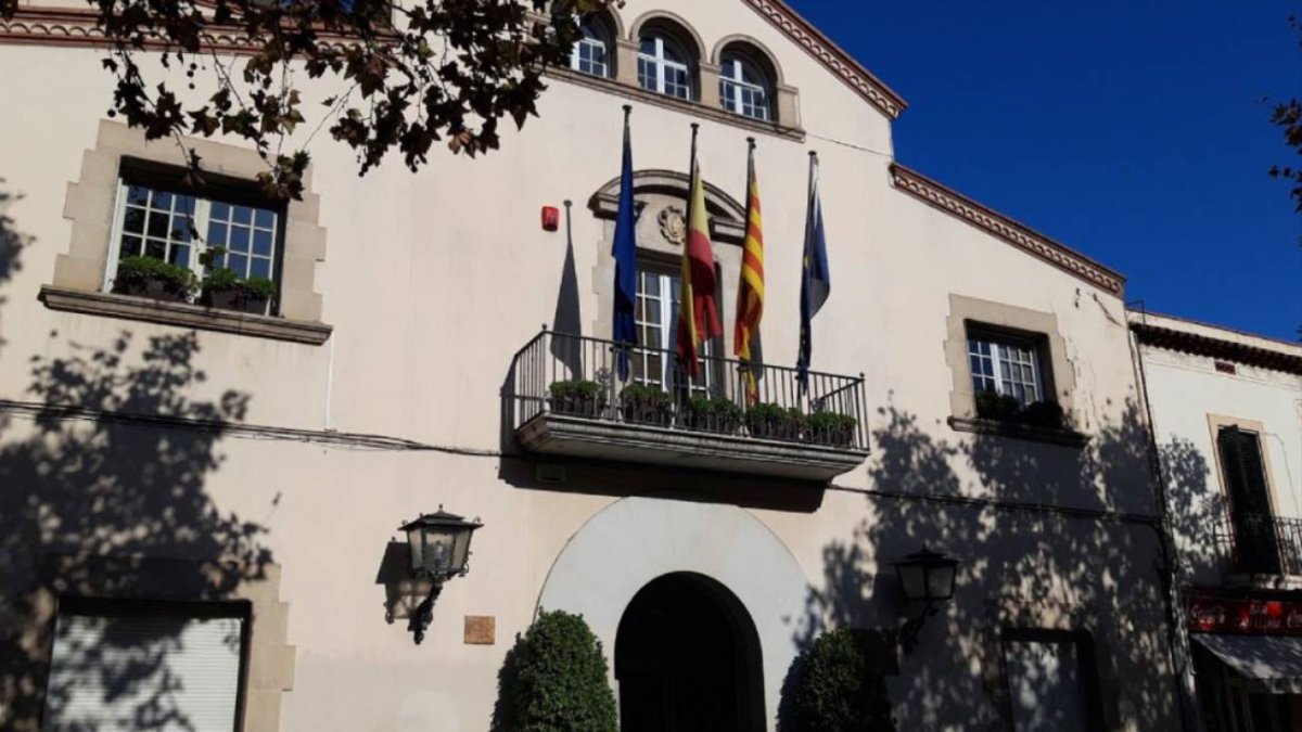 Ayuntamiento de Esplugues de Llogregat.
