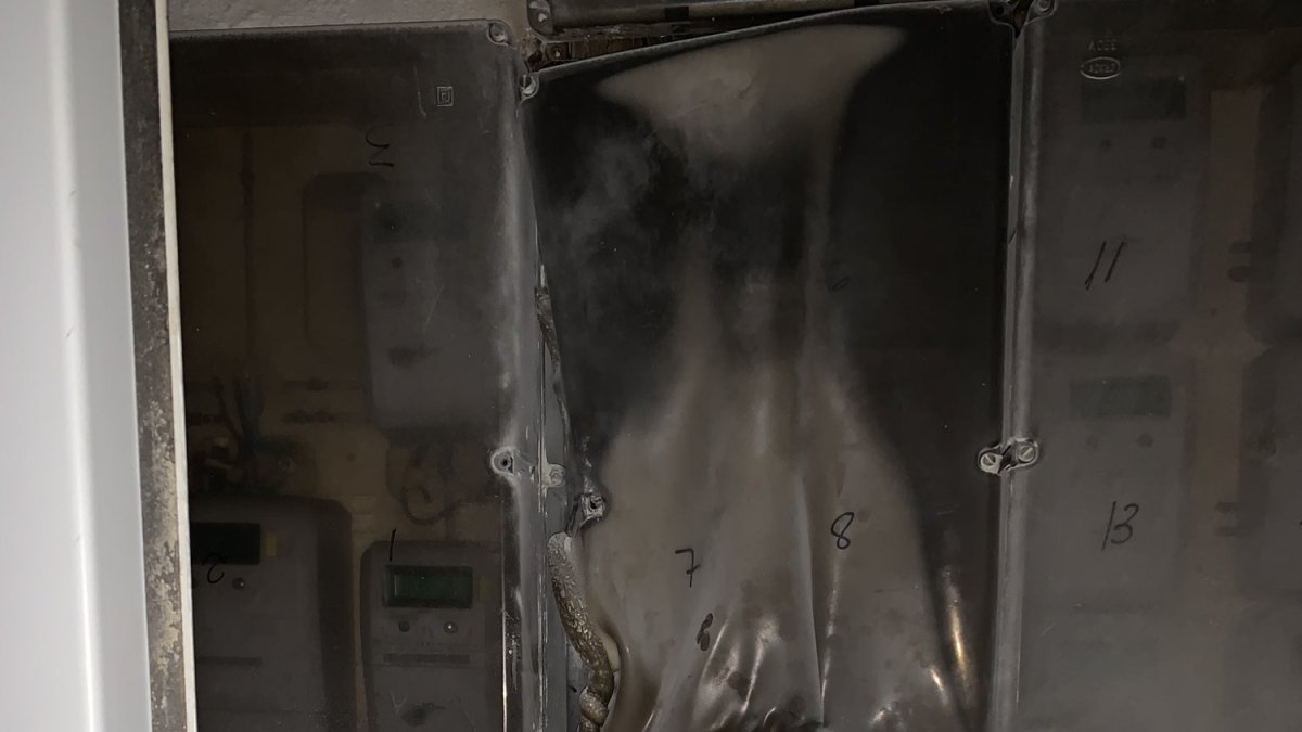 Imagen de los contadores afectados por el incendio.
