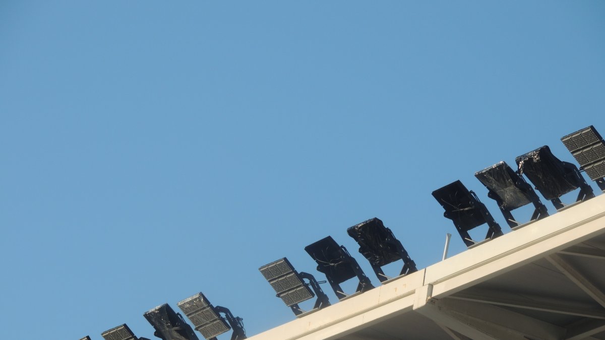 Los primeros focos se han puesto en Tribuna.