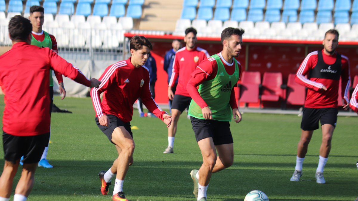 El equipo trabajó de nuevo a puerta cerrada.