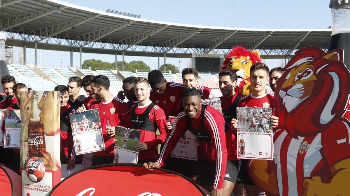 Foto de la plantilla con los nuevos calendarios.