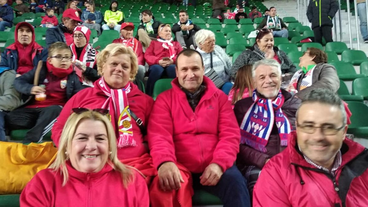 Los aficionados del Almería en el partido contra el Elche.
