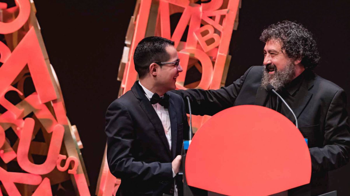 Alberto Cerezuela junto al actor Paco Tous, en una edición de la gala.