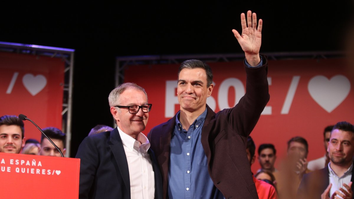 José Guirao y Pedro Sánchez, en un mitin del PSOE en Almería.