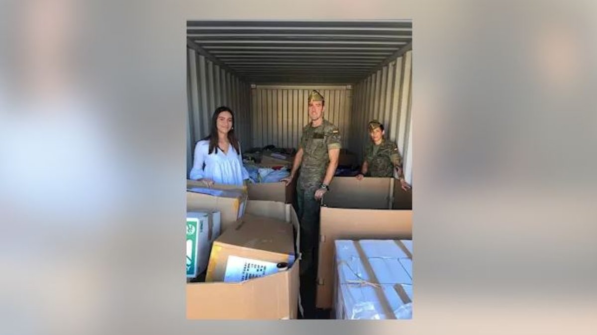 Parte del material recogido en colegios de Almería y entregado en Líbano por la Legión. /BRILEG