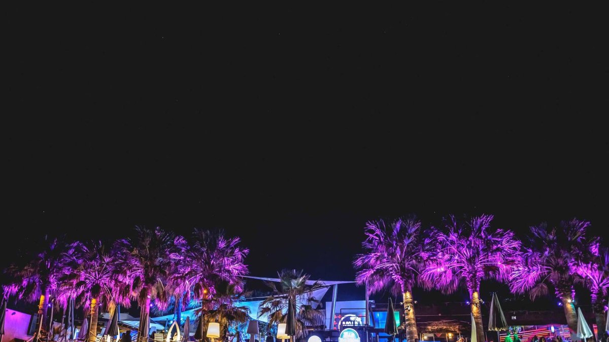 Maui, sancionado con 20.000 euros de multa y su clausura.