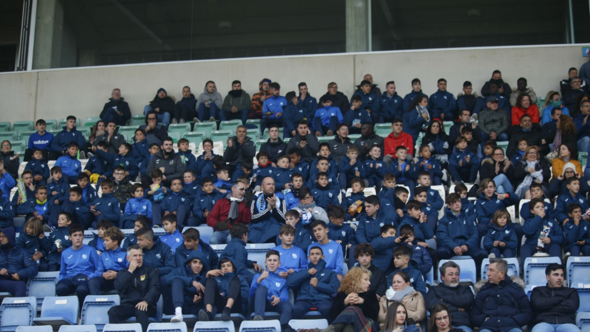 Los canteranos celestes en la tribuna de Santo Domingo.