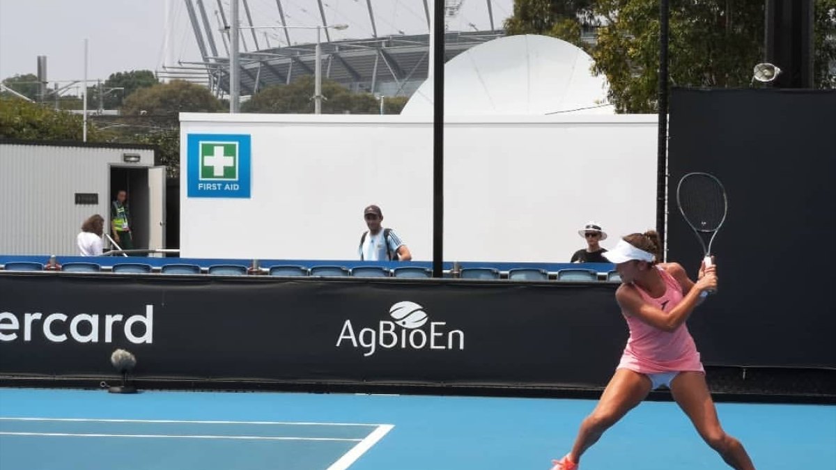 Eva Guerrero en las pistas de Melbourne Park.