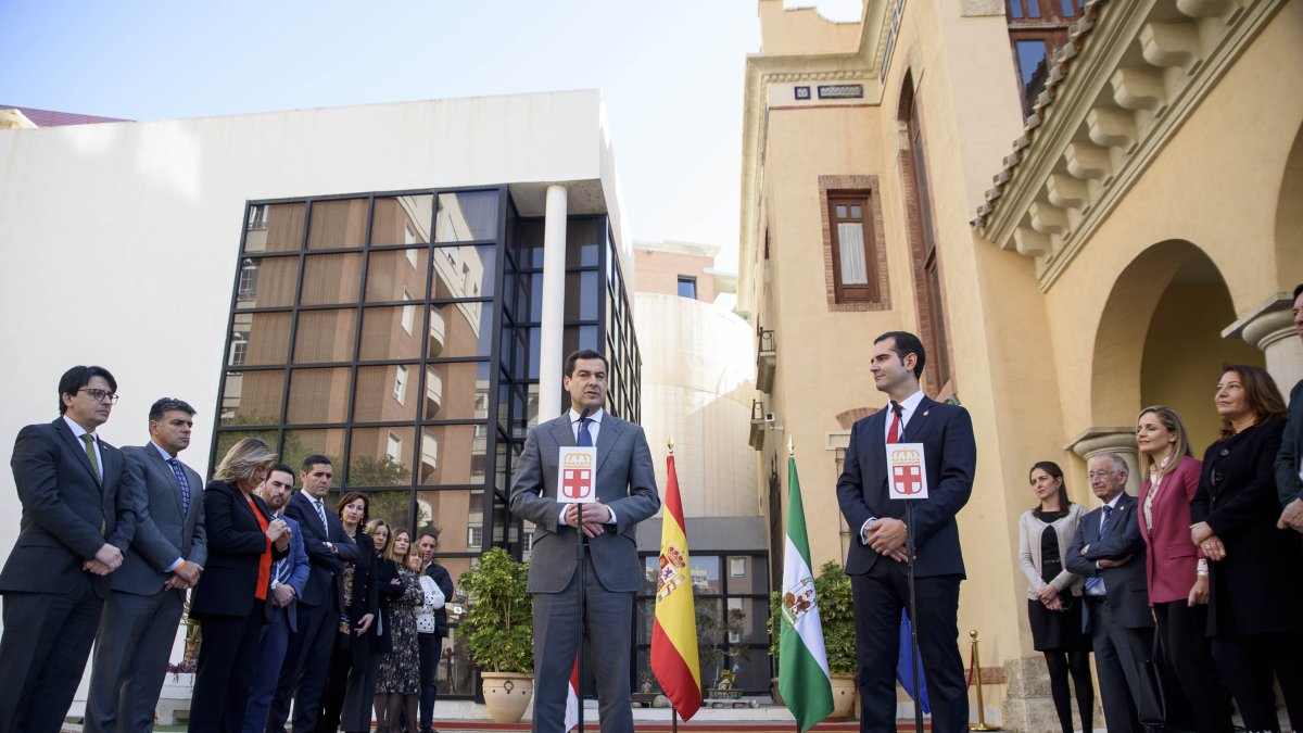 Primera visita institucional de Juanma Moreno