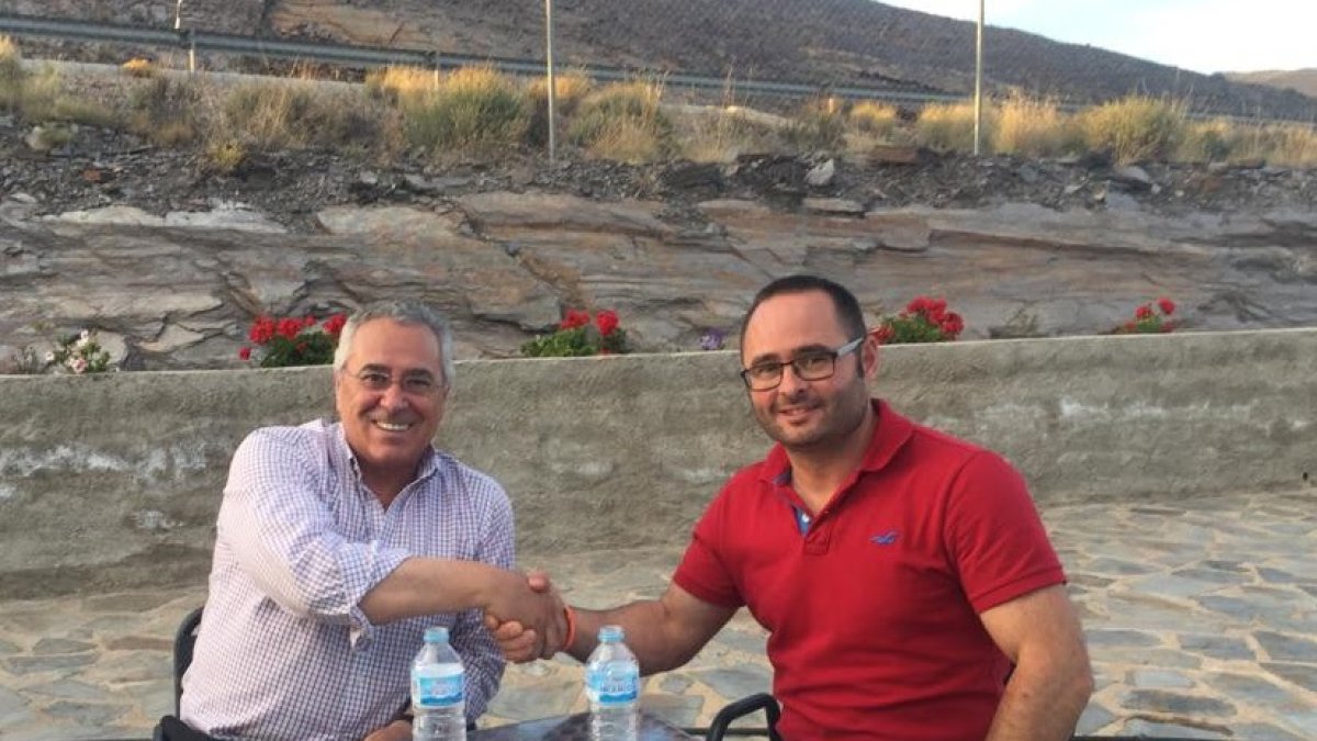 Pacto PP, (Guijarro) y Cs (José Mateo) en Gérgal, tras las elecciones municipales.