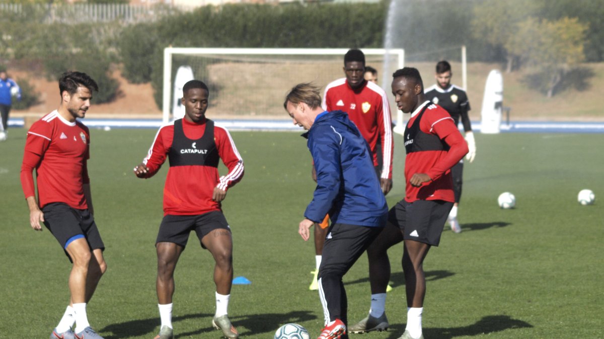 Guti fue uno más en los rondos del entrenamiento.