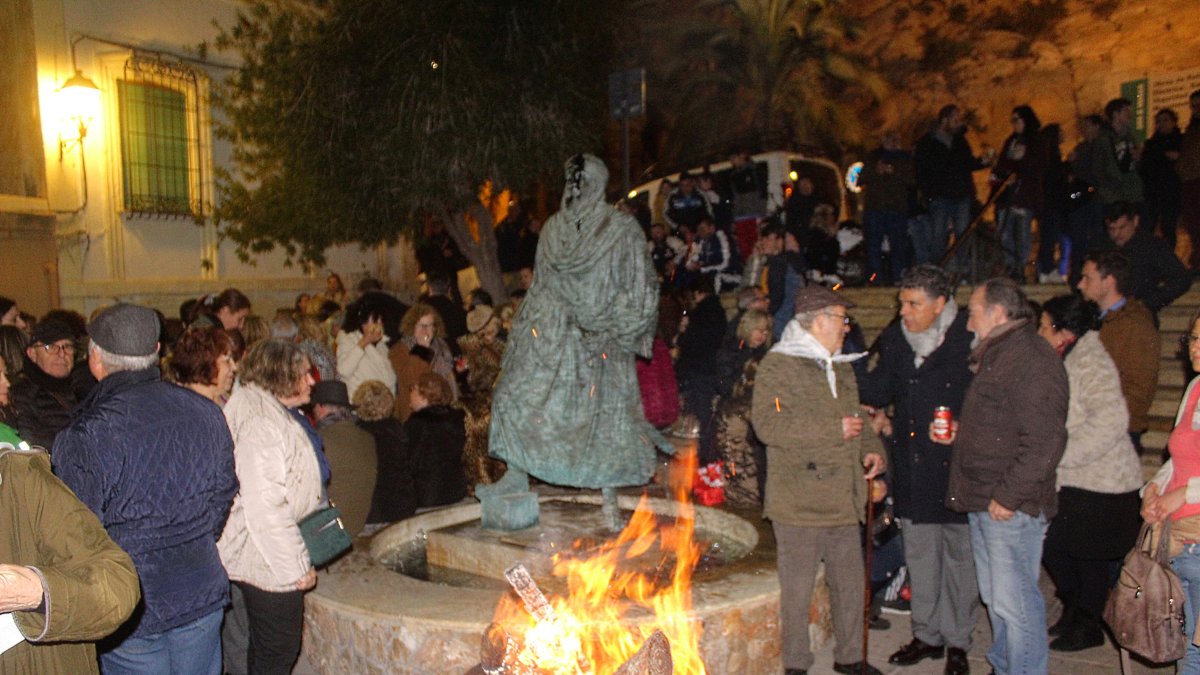 La Plaza del mirador de la Alcazaba se convirtió en el punto de encuentro de la Fiesta.