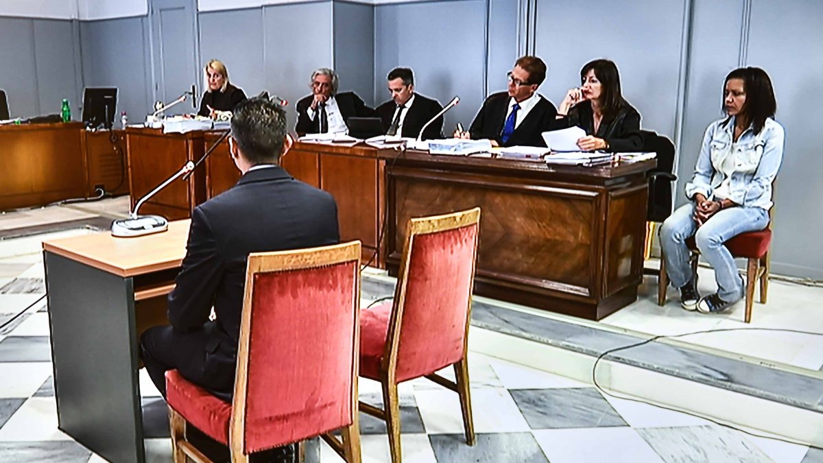 Sala de vistas durante las declaraciones de los agentes de la Guardia Civil.