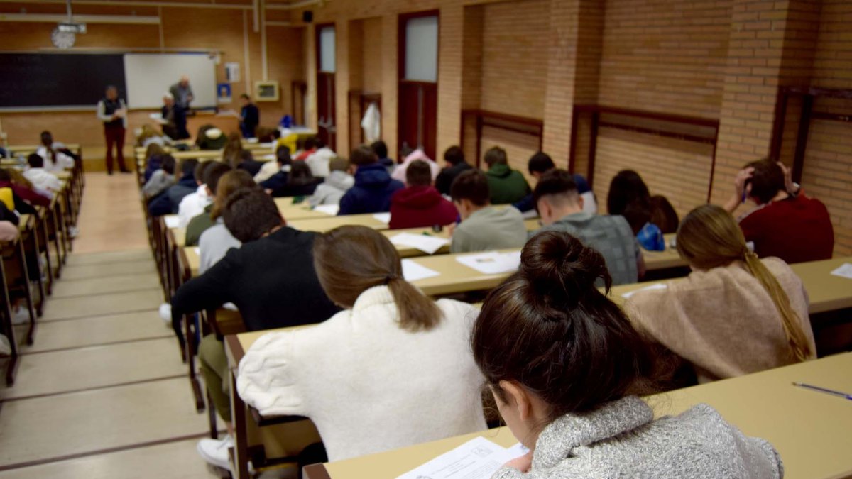 Estudiantes de la UAL durante una prueba.
