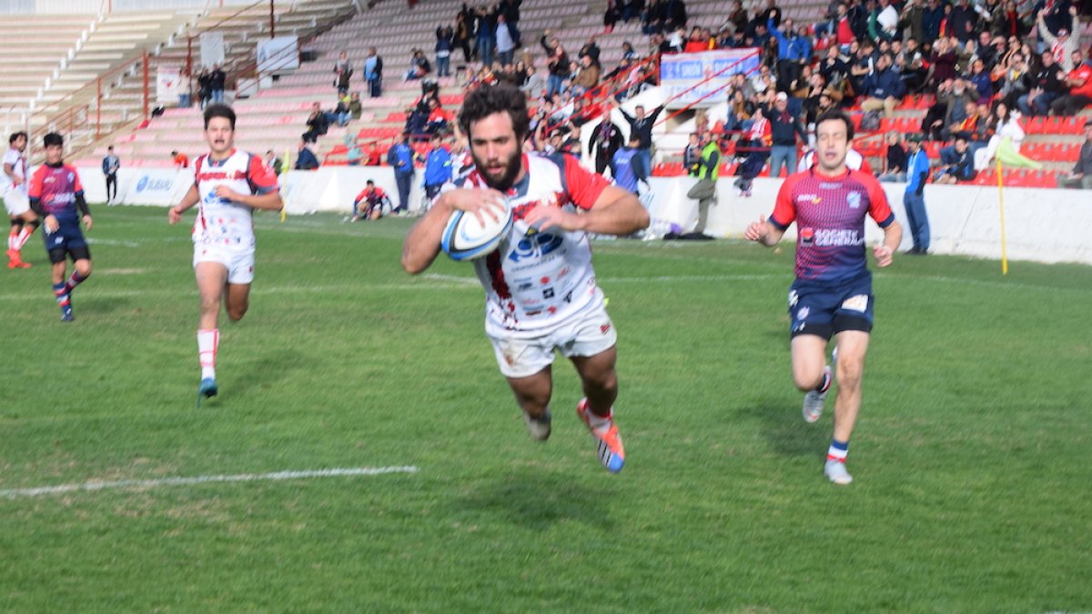 Una jugada del partido.