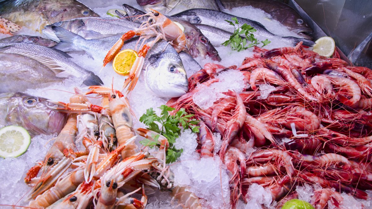 La gamba roja de Garrucha es muy demanda en todos los mercados.