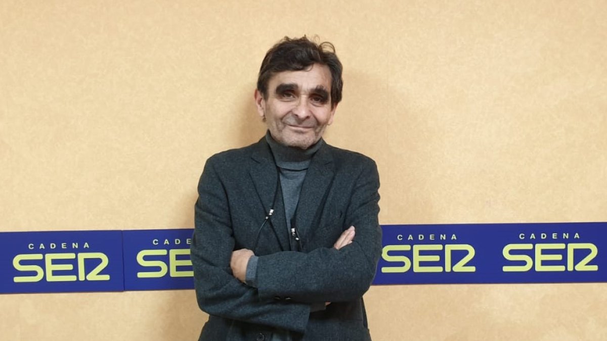 Adolfo Domínguez, ayer en los estudios de la Cadena SER Almería.