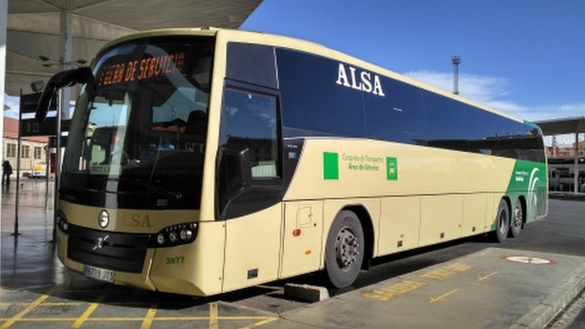 Autobús de la compañía Alsa.