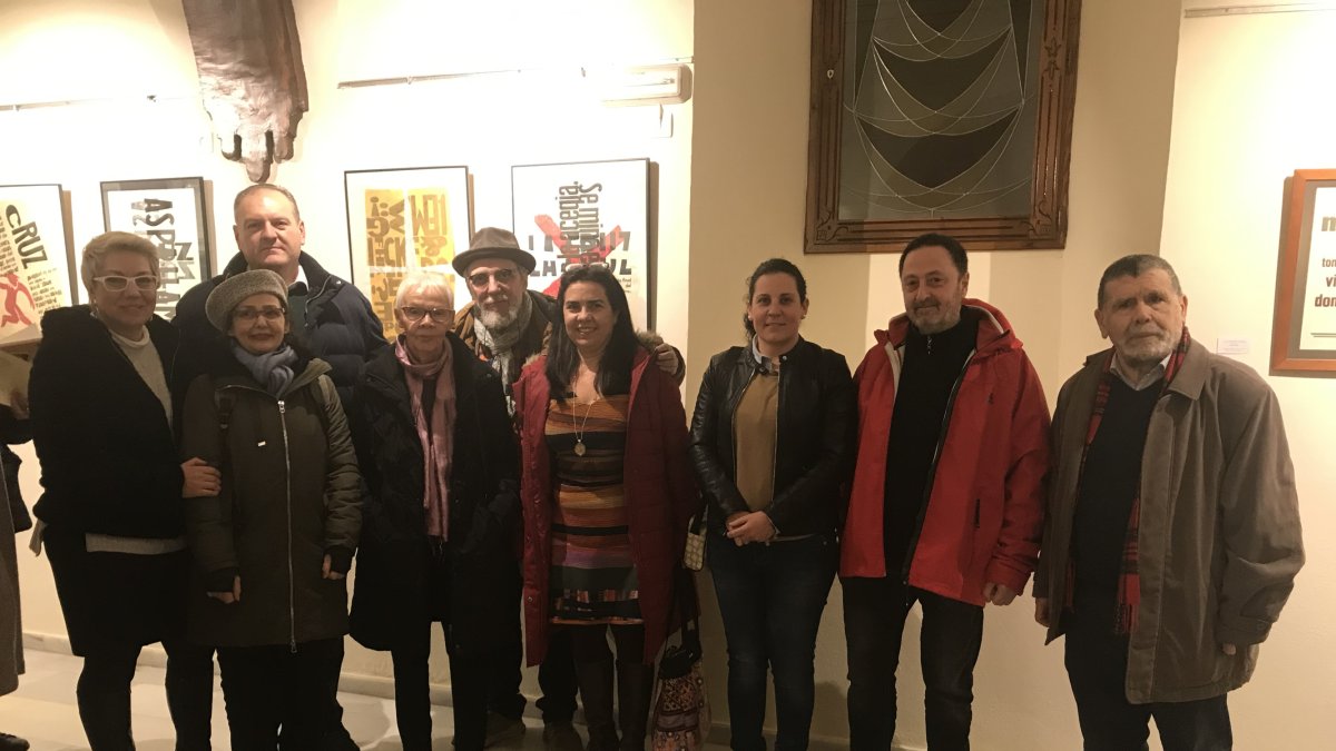 Autoridades y asistentes al evento.