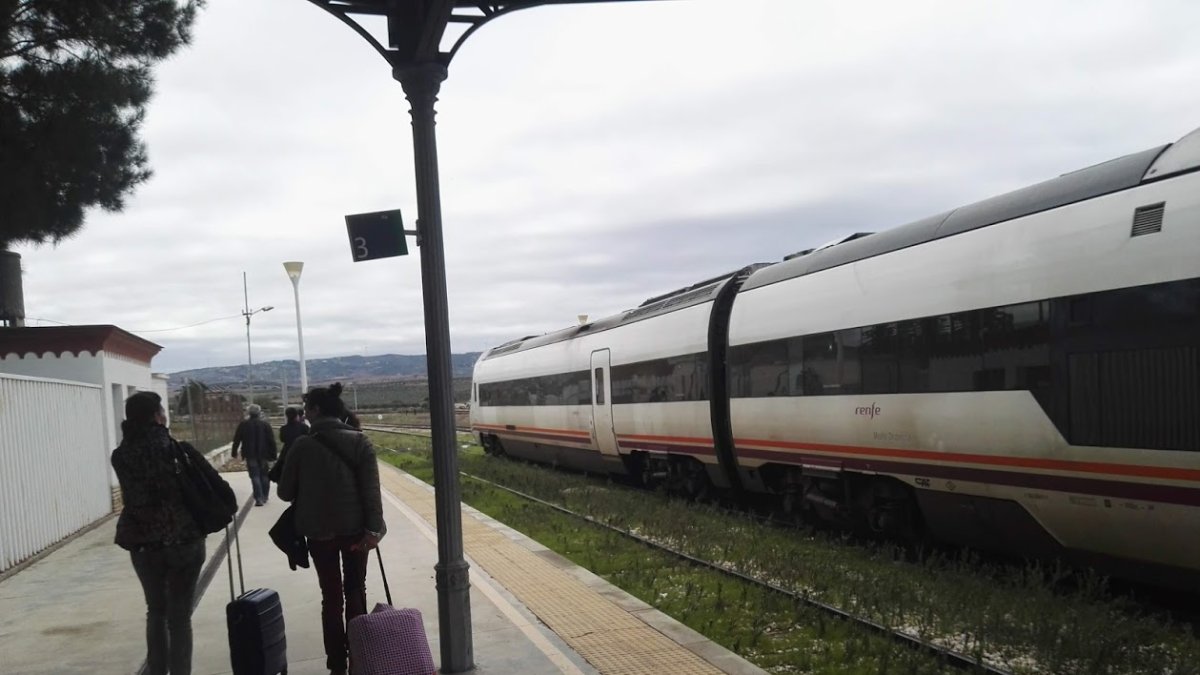 Trasbordo en la estación de Osuna (Sevilla).