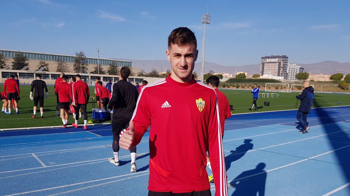 Iván Barbero en su primer entrenamiento rojiblanco.