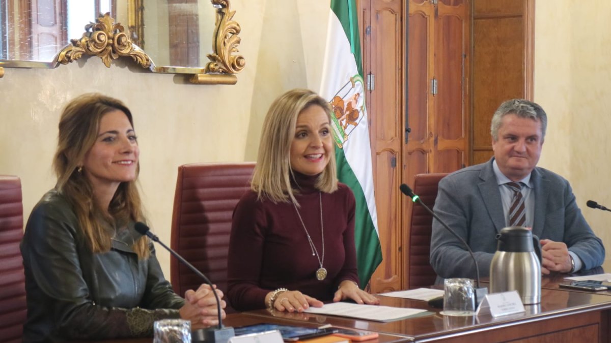 Ana mata, Maribel Sánchez y Juan de la Cruz.