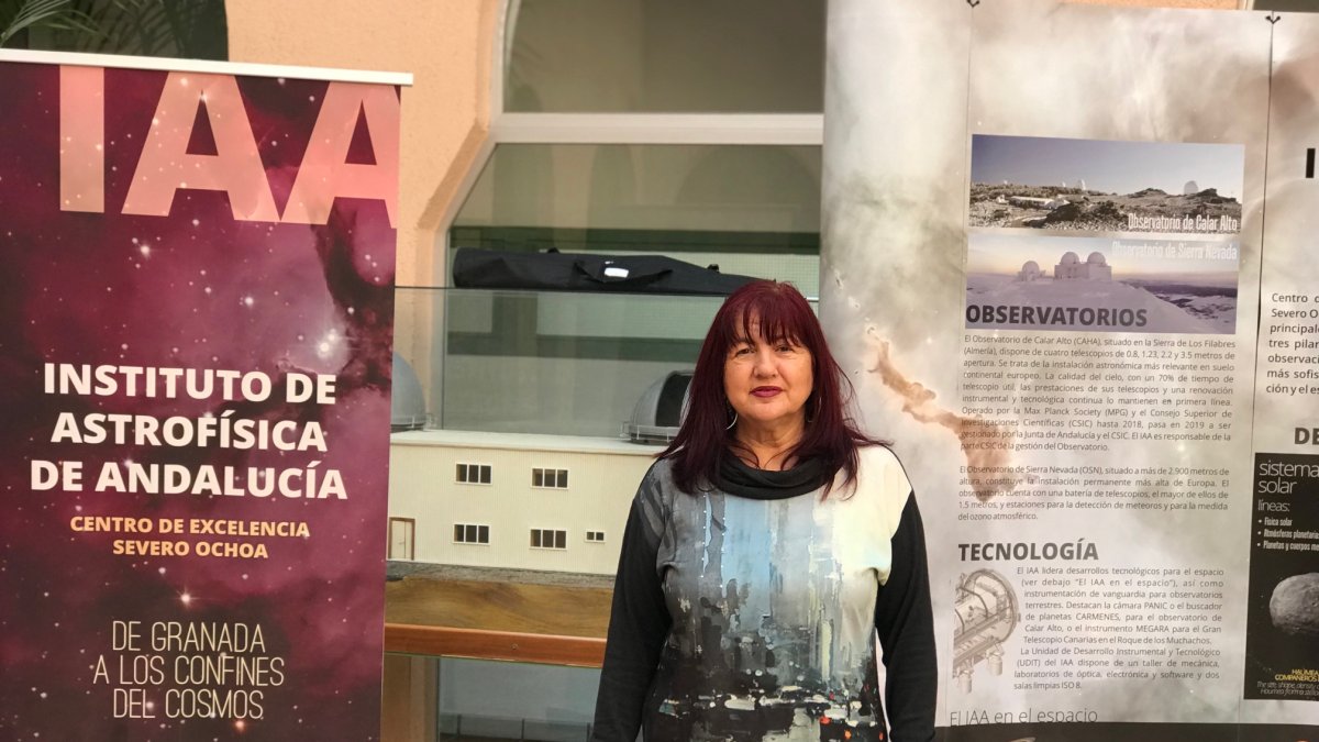 La astrónoma almeriense Pepa Masegosa, fotografiada para esta entrevista en el Instituto de Astrofísica de Andalucía, donde trabaja.