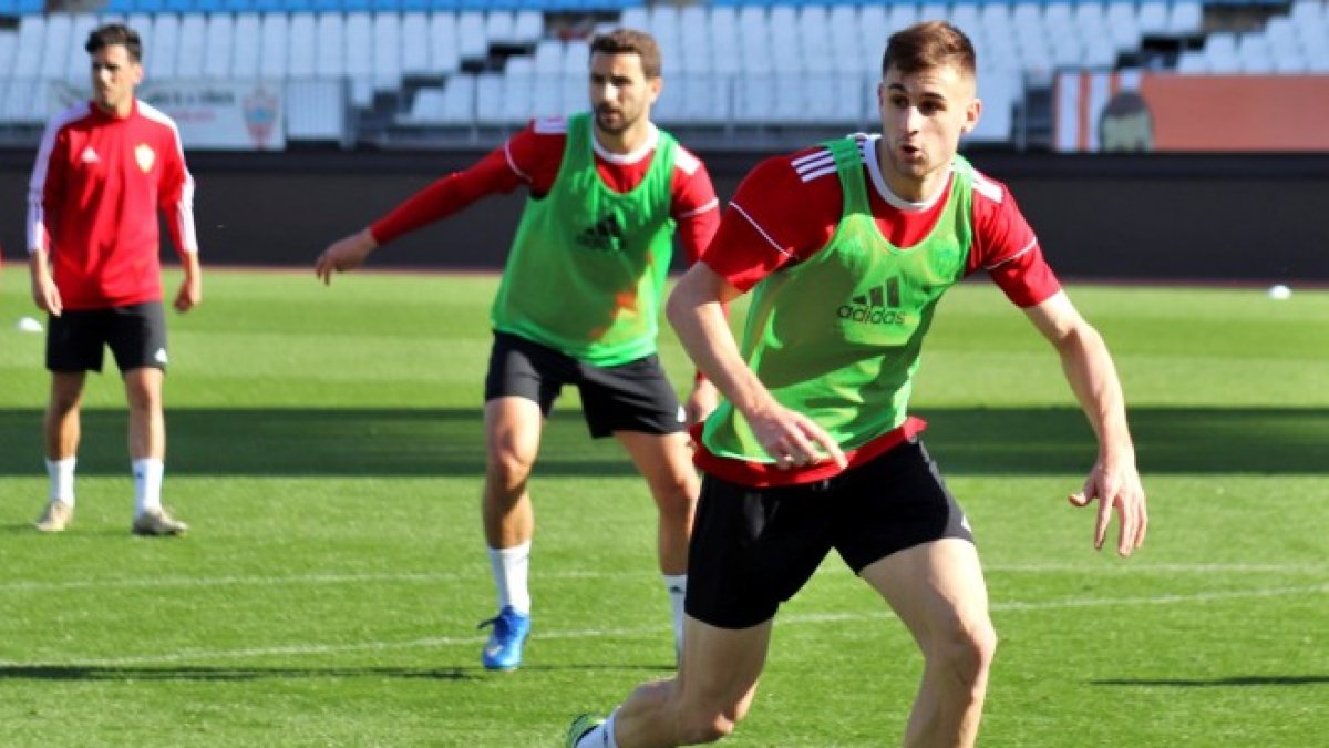 El almeriense Iván Barbero entra en su primera convocatoria.