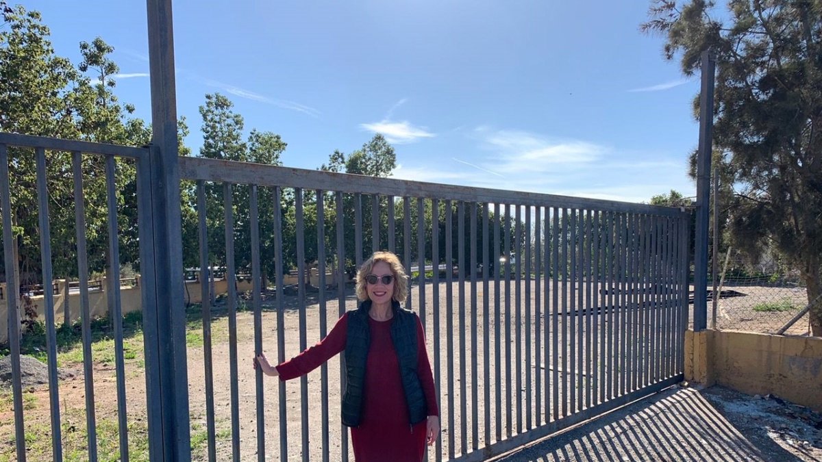 María Victoria Ortega Morales junto al nuevo recinto.