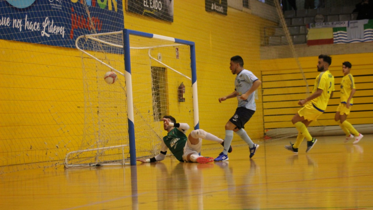 Cortés celebrando uno de los goles celestes.