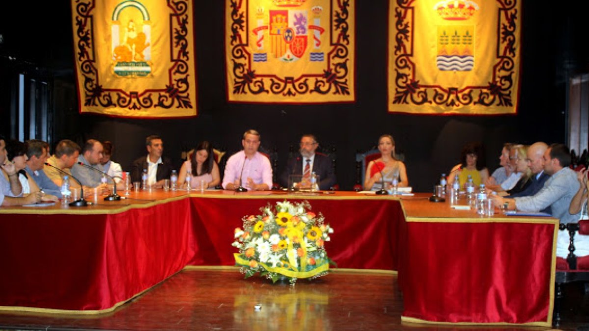 Uno de los plenos celebrados en el Ayuntamiento de Albox.