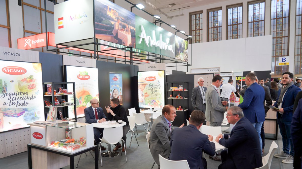 Visitantes disfrutan del evento