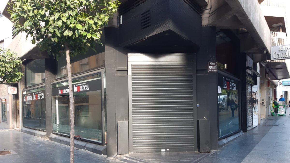 La tienda gourmet de Lamarca en el Paseo permanece cerrada desde enero.