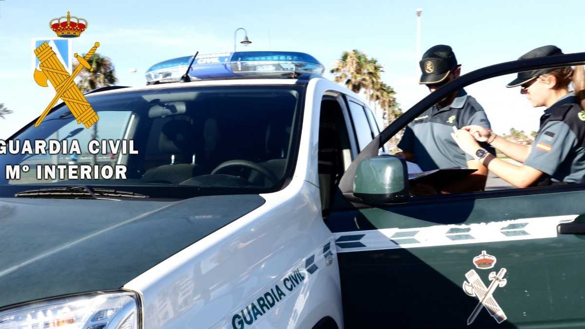 Guardias civiles durante un servicio.