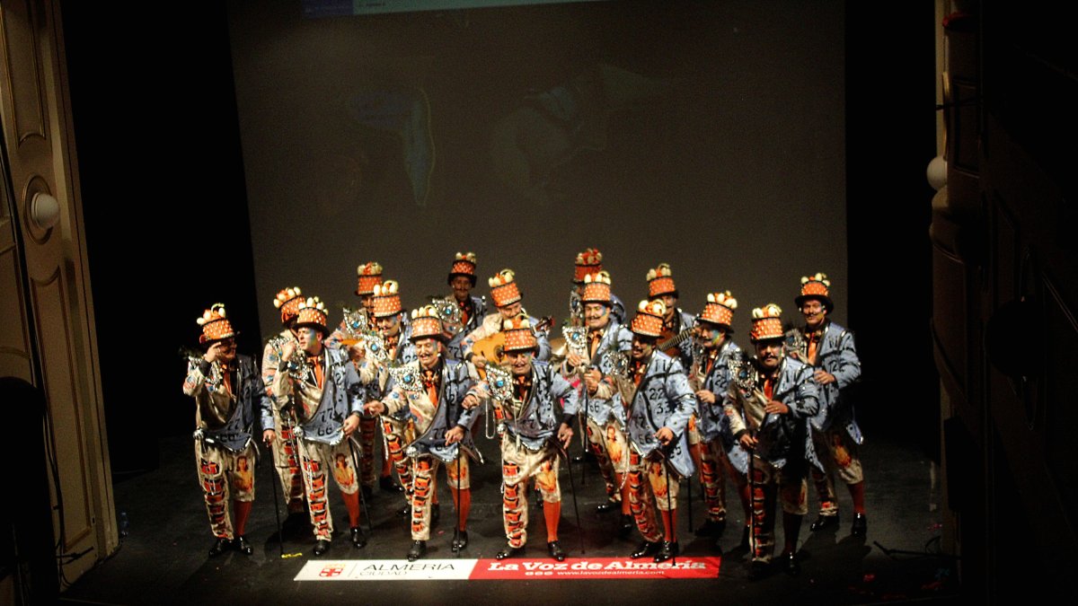 La comparsa almeriense ‘Noche de Gala’ cerró a lo grande la 2ª semifinal del Concurso de Carnaval.