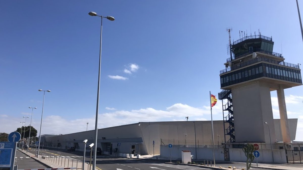 El aeropuerto de Almería pierde pasajeros.
